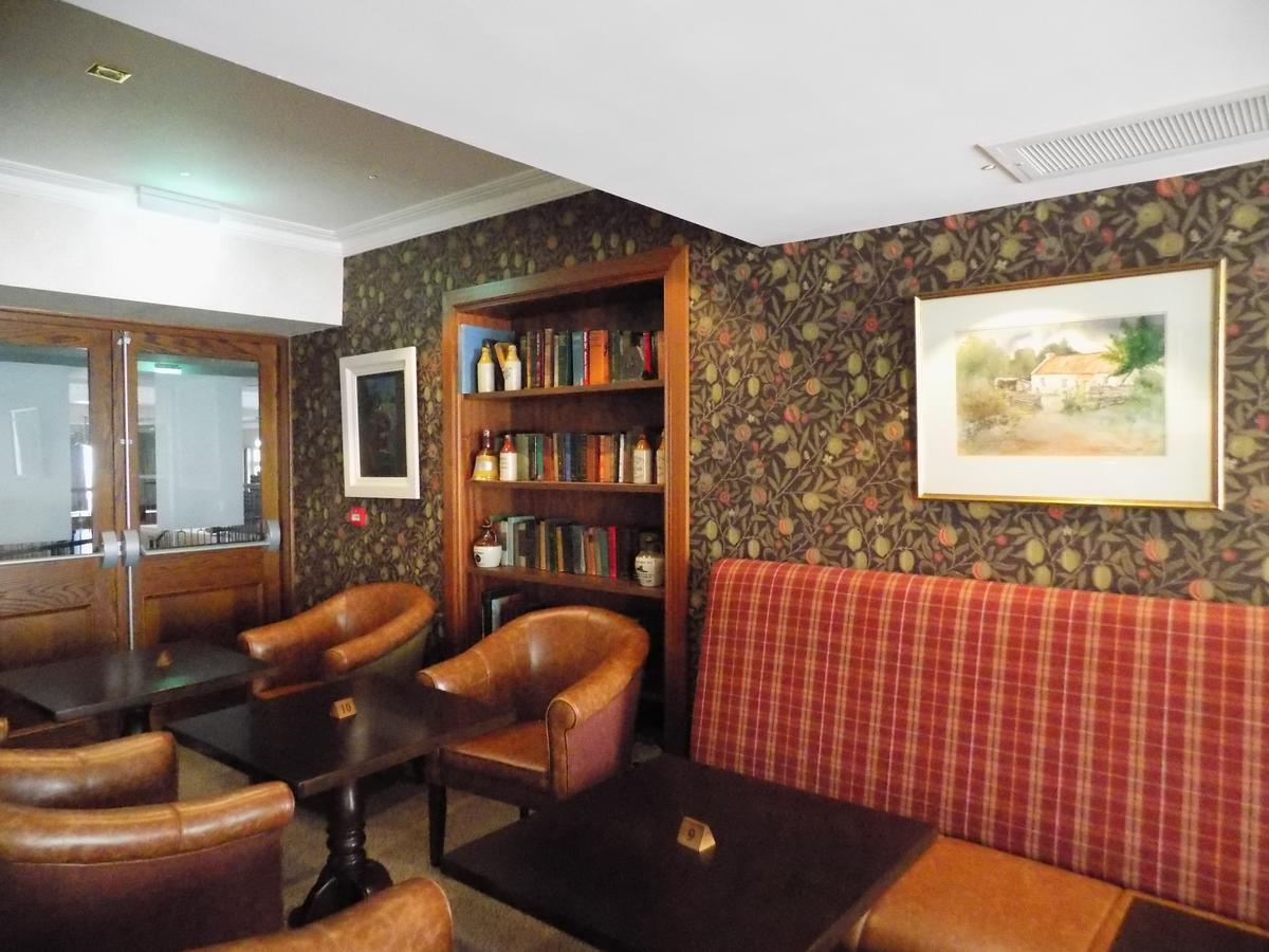 The Highlands Hotel Glenties Extérieur photo